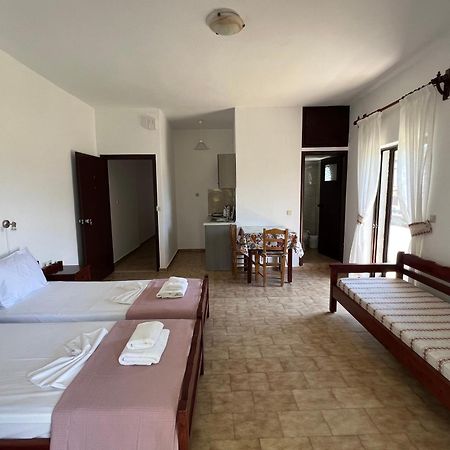 Zourpos Studios & Apartments Καλύβες Εξωτερικό φωτογραφία