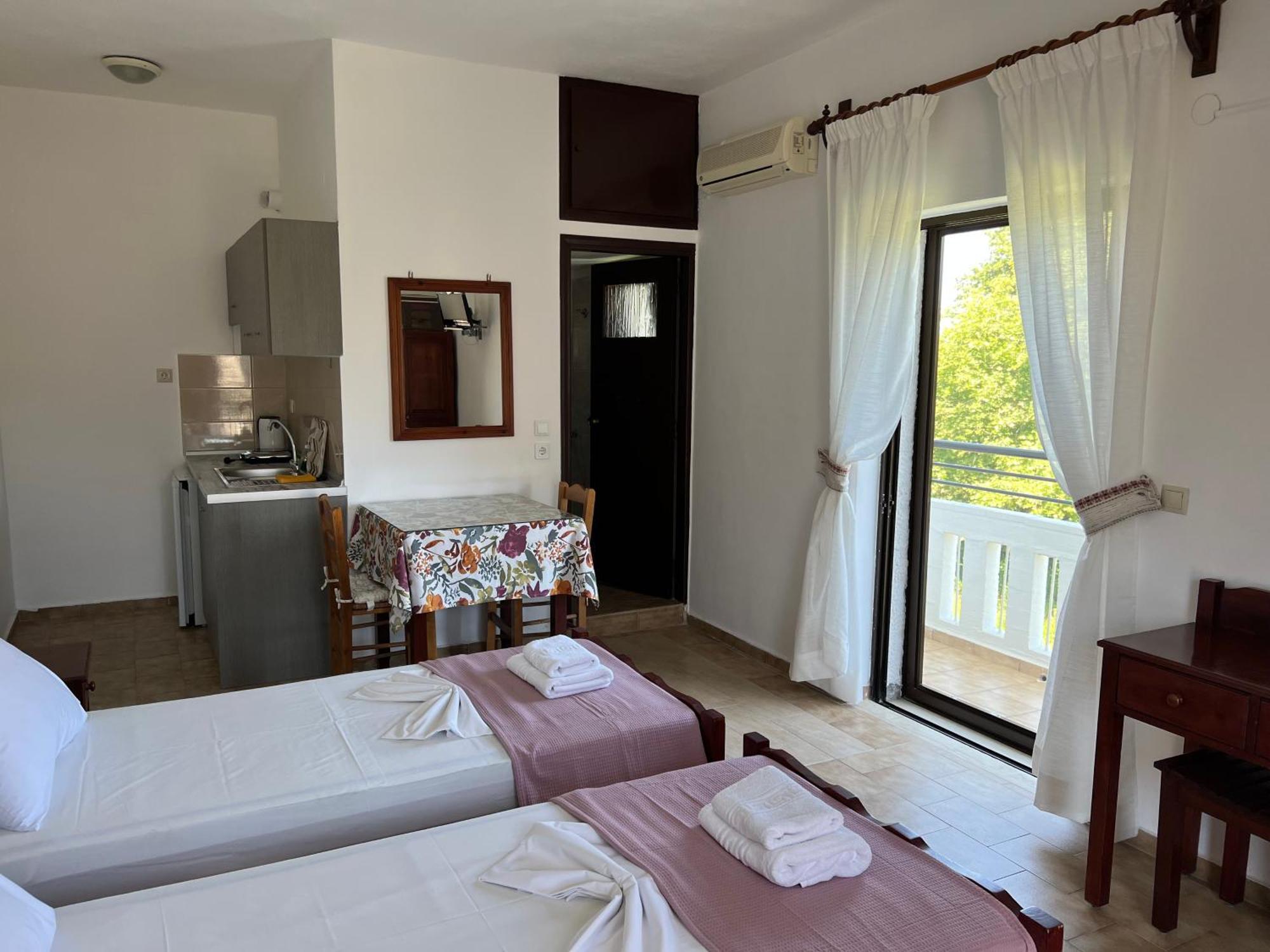 Zourpos Studios & Apartments Καλύβες Εξωτερικό φωτογραφία