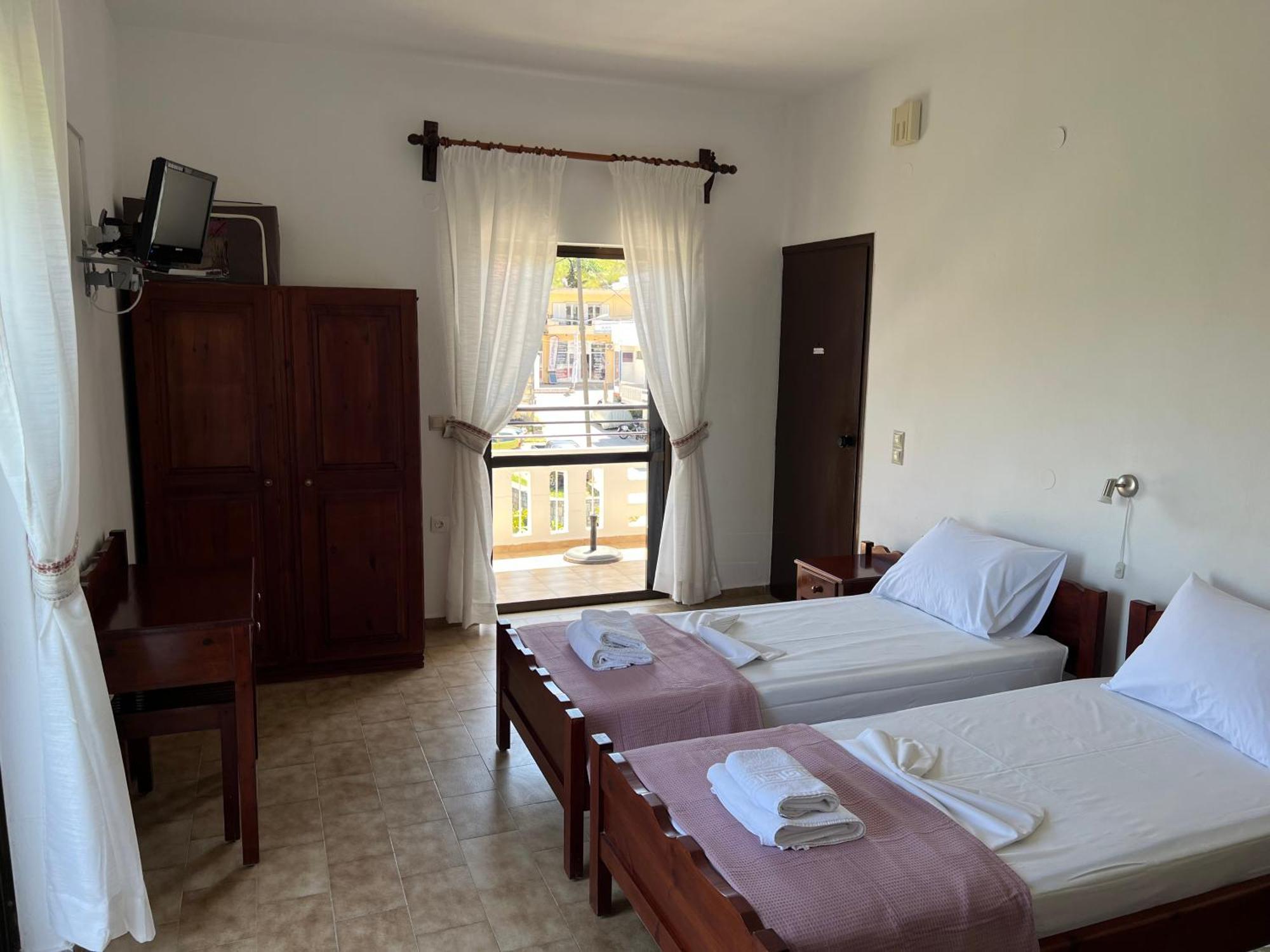 Zourpos Studios & Apartments Καλύβες Εξωτερικό φωτογραφία
