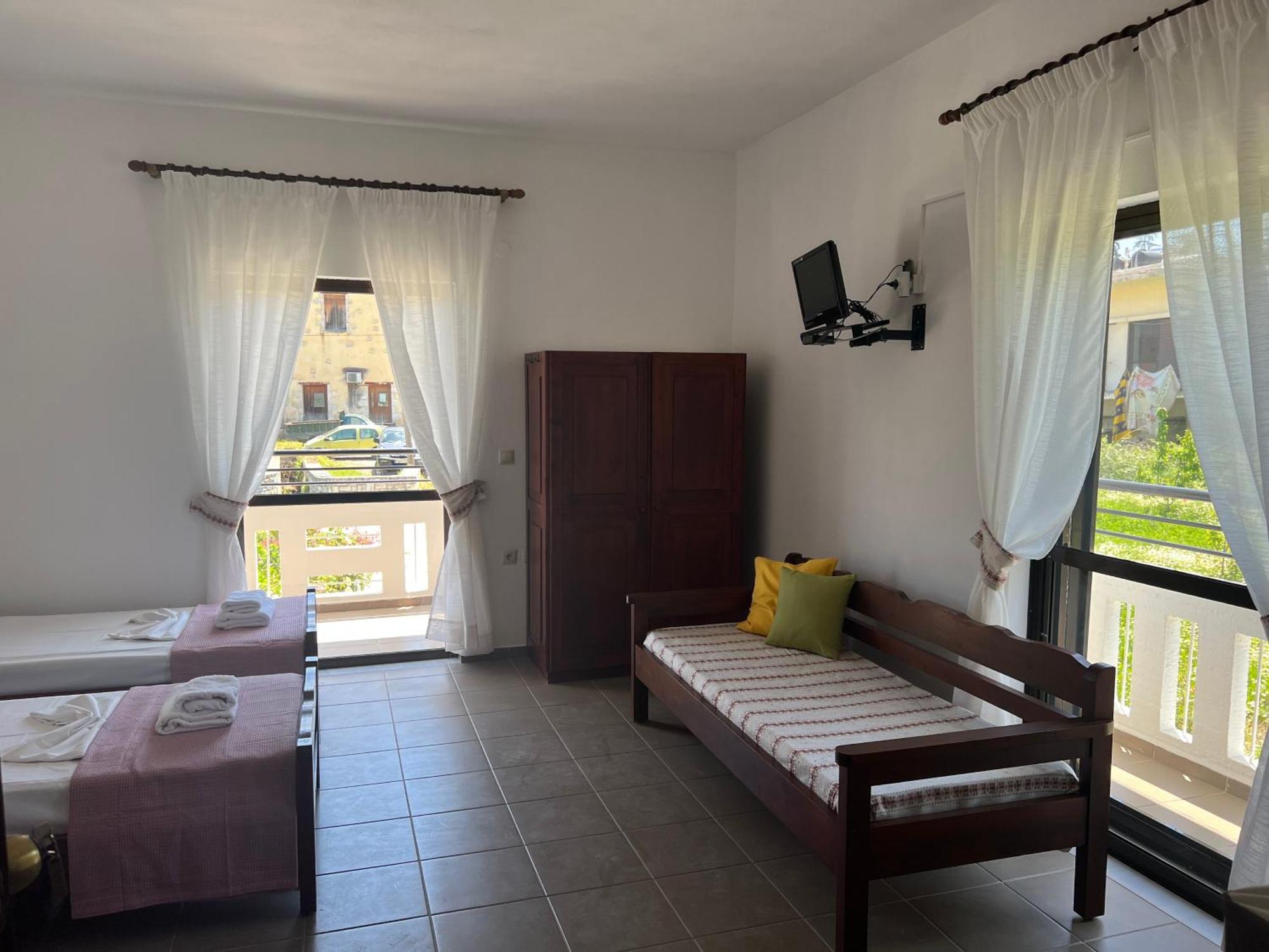 Zourpos Studios & Apartments Καλύβες Εξωτερικό φωτογραφία