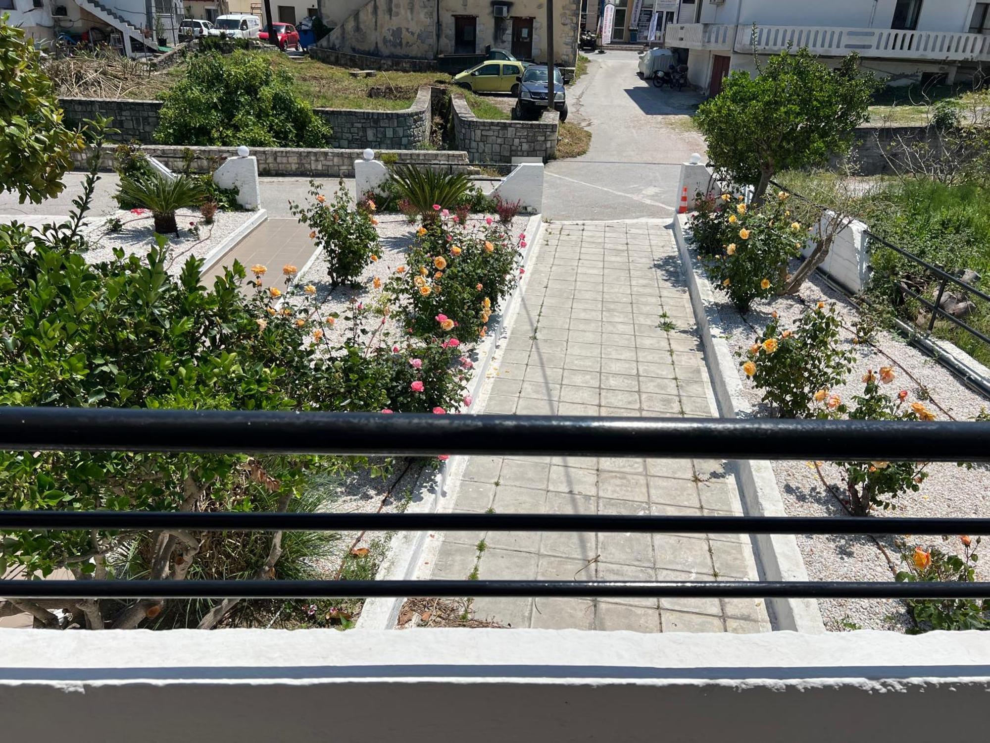 Zourpos Studios & Apartments Καλύβες Εξωτερικό φωτογραφία