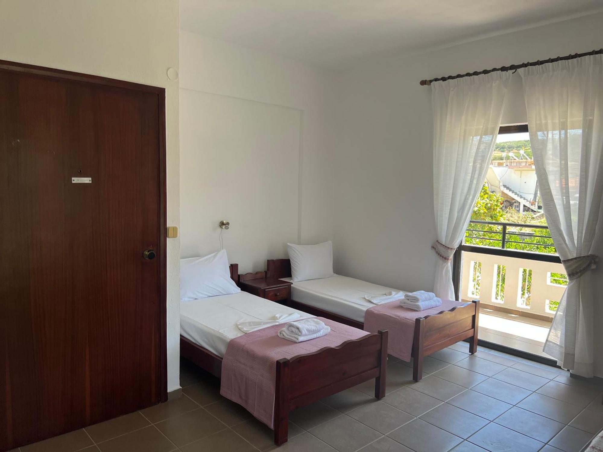 Zourpos Studios & Apartments Καλύβες Εξωτερικό φωτογραφία