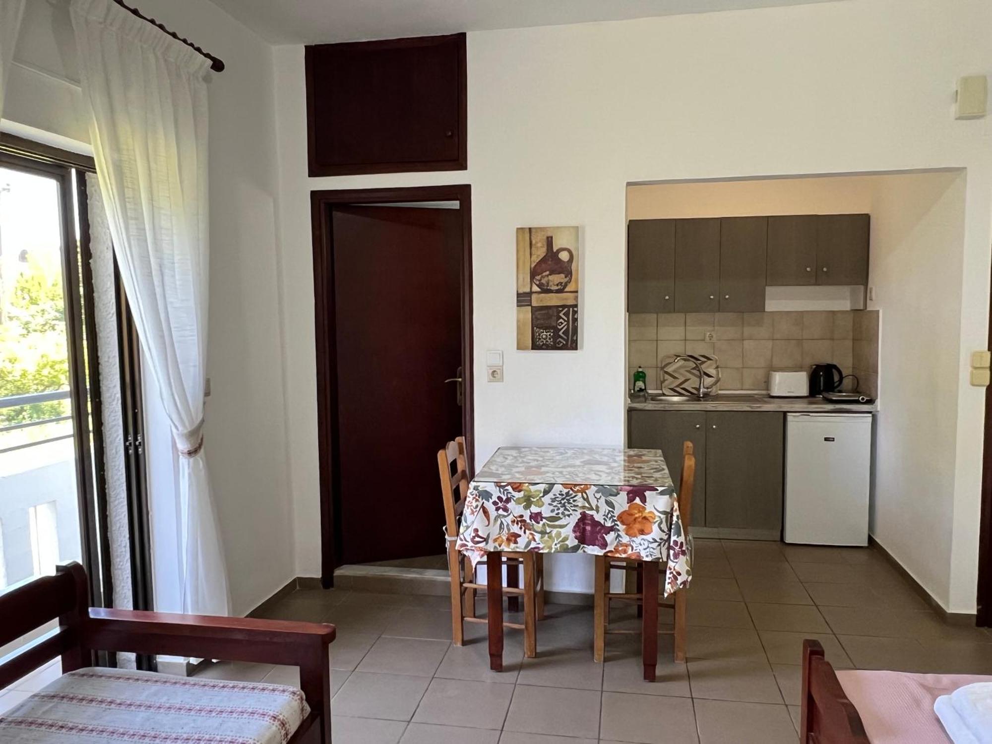 Zourpos Studios & Apartments Καλύβες Εξωτερικό φωτογραφία