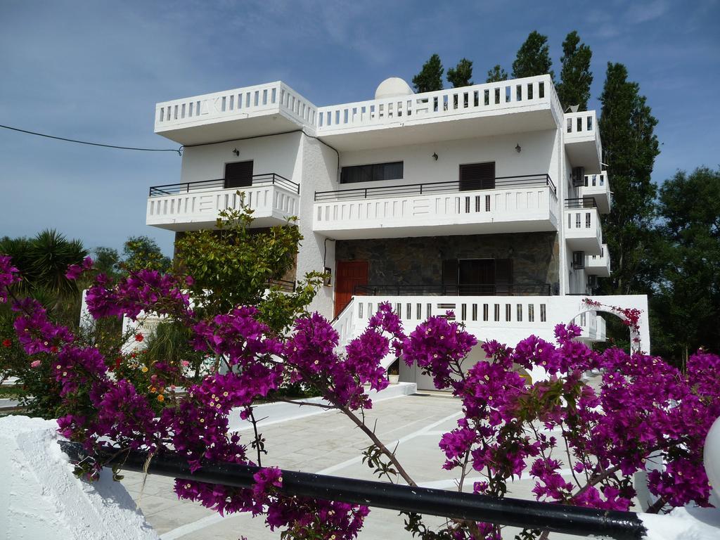 Zourpos Studios & Apartments Καλύβες Εξωτερικό φωτογραφία