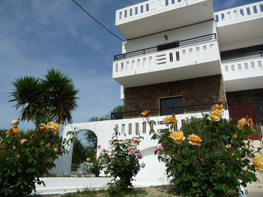Zourpos Studios & Apartments Καλύβες Εξωτερικό φωτογραφία