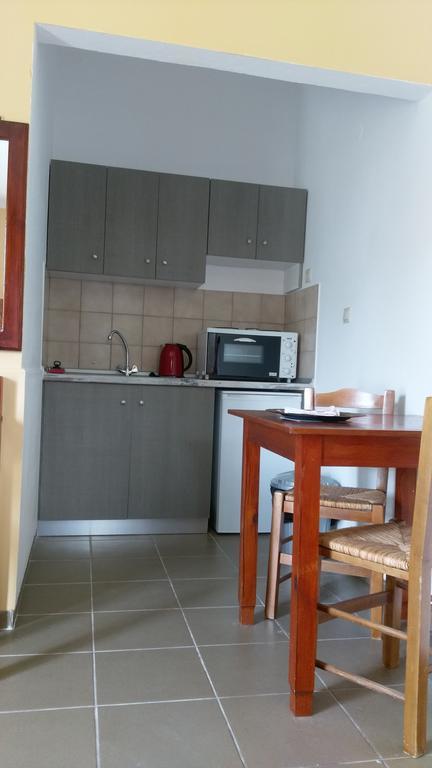 Zourpos Studios & Apartments Καλύβες Εξωτερικό φωτογραφία